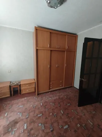 Продам 2 к.кв. на Октябрьской, 2эт. /6 эт., кирп.дом, разд. комнаты Донецк