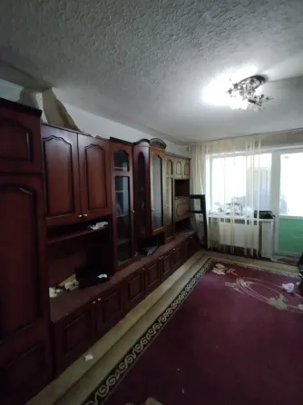Продам 2 к.кв. на Октябрьской, больница, 2эт. /6 эт., кирп.дом, разд. комнаты, Донецк
