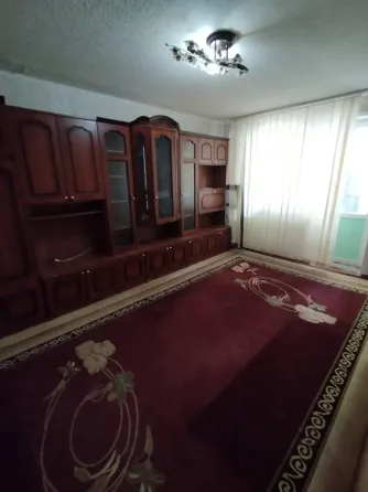Продам 2 к.кв. на Октябрьской, 2эт. /6 эт., кирп.дом, разд. комнаты Донецк