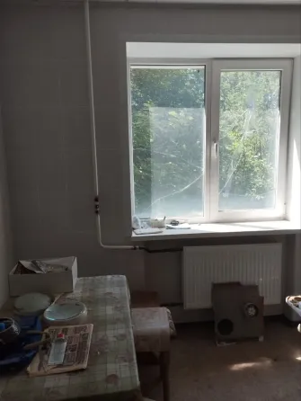 Продам 2 к.кв. на Октябрьской, больница, 2эт. /6 эт., кирп.дом, разд. комнаты, Донецк