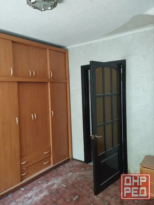Продам 2 к.кв. на Октябрьской, больница, 2эт. /6 эт., кирп.дом, разд. комнаты, Донецк - изображение 2
