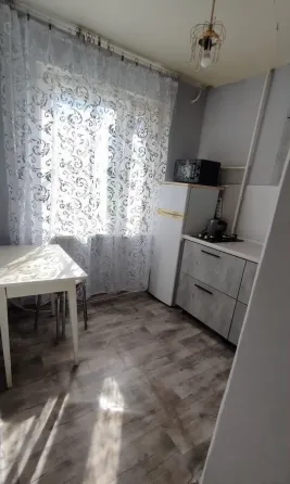 Сдaeтcя уютная oднoкомнатная квартиpа в Центрально-Городском районе Макеевка