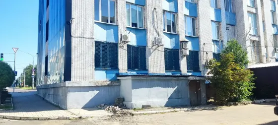 Нежилое полуподвальное встроенное помещение Макеевка