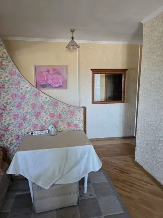 Продам 3-х комнатную ул.Зелинского Мариуполь