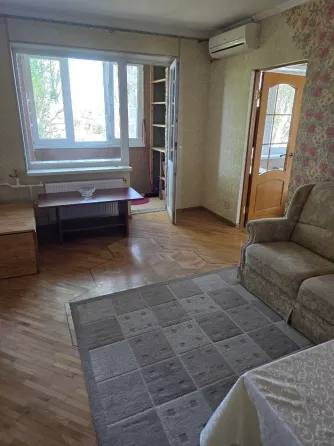 Продам 3-х комнатную ул.Зелинского Мариуполь