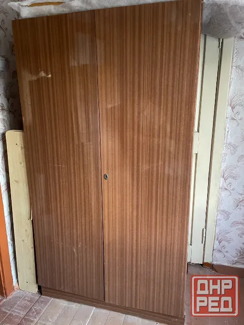Продам 2-платяных шкафа б/у. Самовывоз. Макеевка - изображение 1