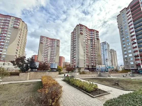 Продажа просторной квартиры 80 м. кв. в жк Центральный в городе Донецк Донецк