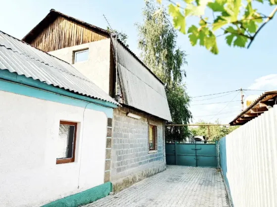 Продается 2хэтажный 3хкомнатный дом в центре Донецка! Донецк