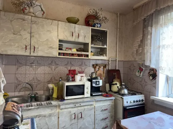 Срочно продам1 комн. "чешку" Крытый рынок Донецк