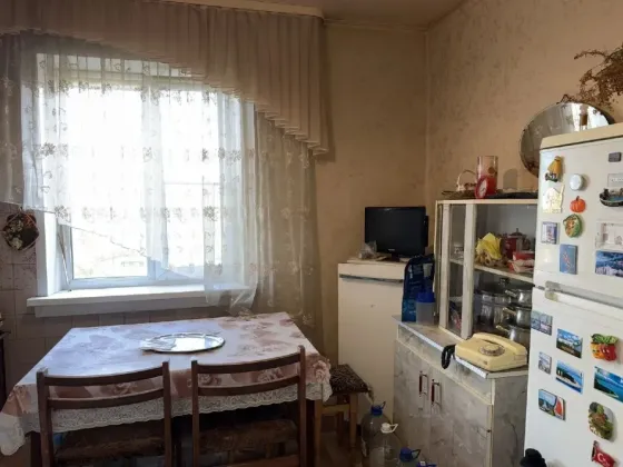 Срочно продам1 комн. "чешку" Крытый рынок Донецк