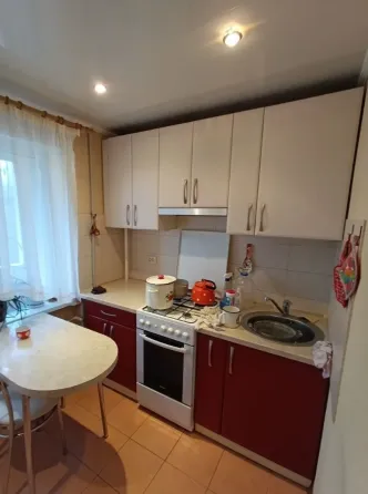 Продам 3-х комнатную квартиру в Центральном м-не Макеевка
