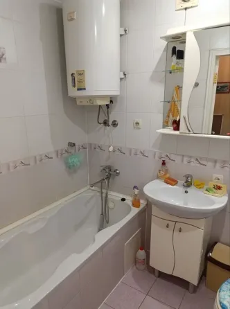 Продам 3-х комнатную квартиру в Центральном м-не Макеевка
