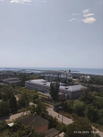 Продаётся 2 к.кв-ра на Левом берегу, ул. Воинов -Освободителей, район гимназии. Мариуполь