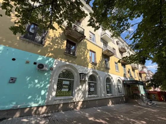 Продам 2-х комн. кв., 4/4 эт., 51 м.кв. - Макеевка-центр, ул. Ленина Макеевка