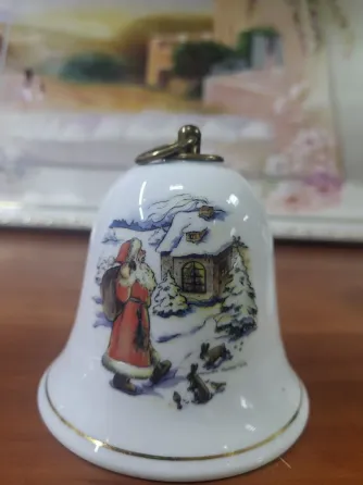 Два фарфоровых колокольчика с музыкальной шкатулкой. Донецк