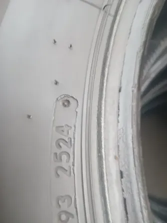 Продаю комплект резины 235 65 16 "с",ласса Донецк