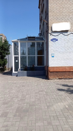 Сдам этаж 280 м/кв под офис с мебелью Макеевка