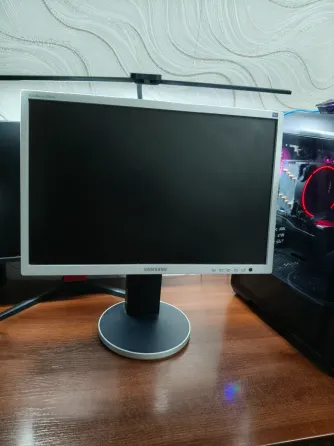 SAMSUNG-225BW CSQ - Рабочая лошадка с характером! Донецк