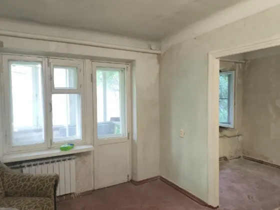 Продам 3-х комнатную квартиру в кирпичном доме проспект Мира Изумруд Донецк