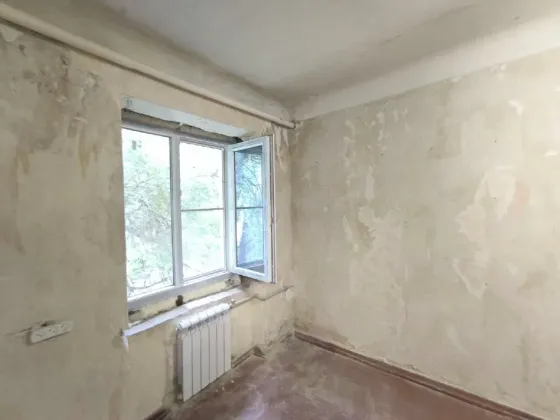 Продам 3-х комнатную квартиру в кирпичном доме проспект Мира Изумруд Донецк