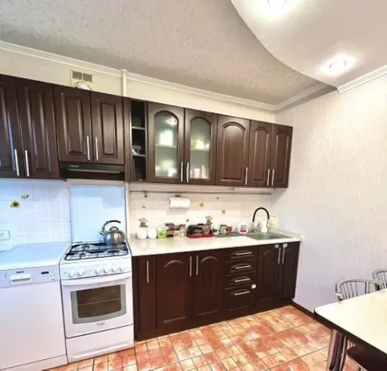 Продам отличную 2к.кв. Майский рынок Донецк