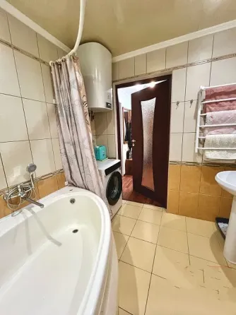 Продам отличную 2к.кв. Майский рынок Донецк