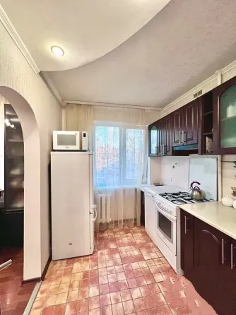 Продам отличную 2к.кв. Майский рынок Донецк