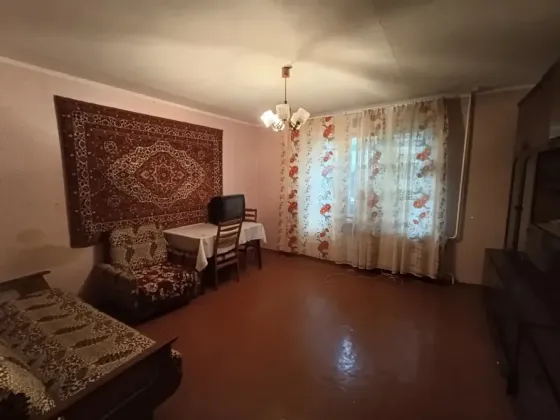 Продам 3-х комнатную квартиру в г. Харцызске, ул. Краснознаменская Харцызск