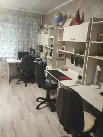Продаётся 2-х ком. крупногабаритная квартира в Будённовском районе, пл. Буденного Донецк