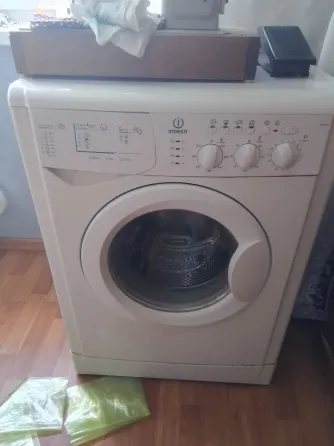 Стиральная машинка indesit на запчасти Донецк