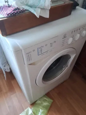 Стиральная машинка indesit на запчасти Донецк
