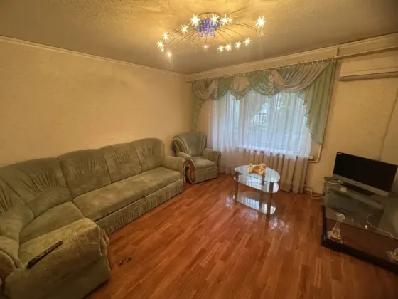 Выгодно продам квартиру 3 комнатную Енакиево