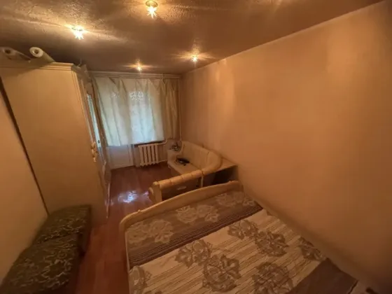 Выгодно продам квартиру 3 комнатную Енакиево