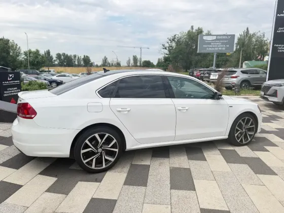 VOLKSWAGEN PASSAT B8 Донецк