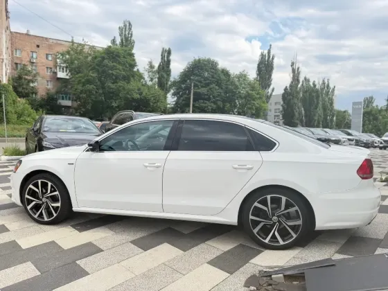 VOLKSWAGEN PASSAT B8 Донецк