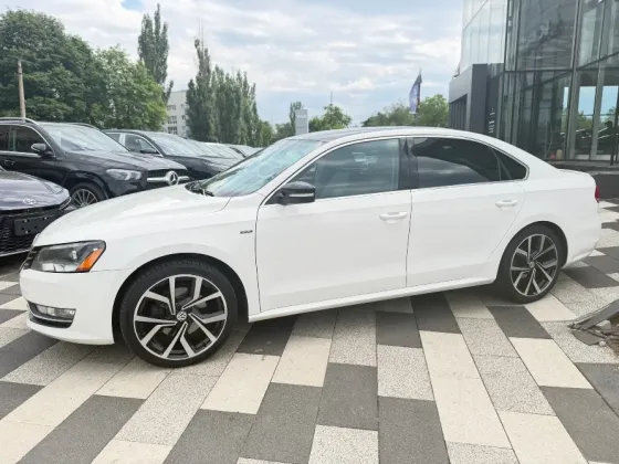 VOLKSWAGEN PASSAT B8 Донецк