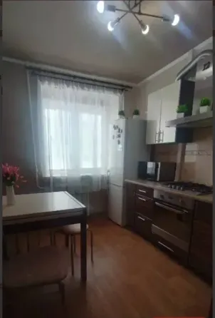 Сдается 1к.кв. в киевском районе донецка, в центре гладковки. вода холодная и горячая идёт по график Донецк