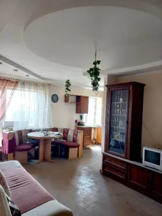 Продаю долю в 2 ком. квартире , Ленинский район Донецк