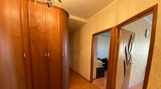 Сдам трехкомнатную хорошую квартиру в Ленинском районе Донецк