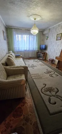 Продам 4-комн. квартиру на Зеленом. Макеевка