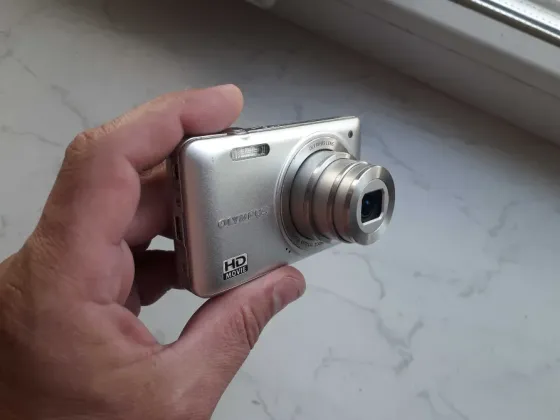 Рабочий 14Mpx (вайб 00х) цифровой фотоаппарат Olympus D-745 Донецк