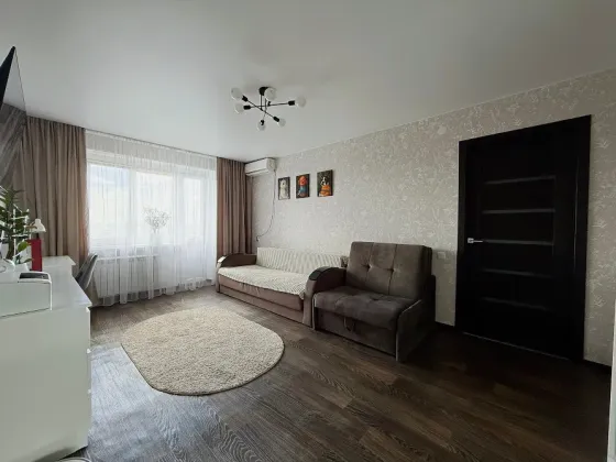 Продам 1-комнатную квартиру в Центре Гвардейки Макеевка