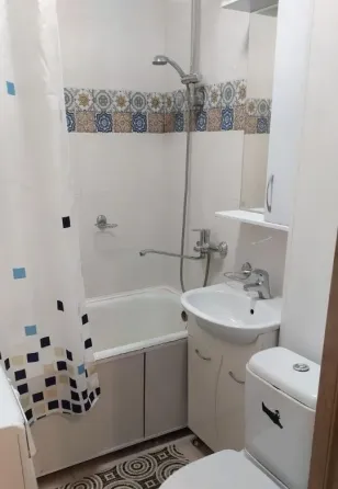1-к.к. 35м2, 4/5 эт. Мариуполь
