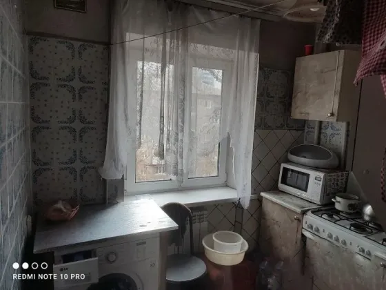 Продается 3 - х комнатная квартира, ул. Артема, ориентир Шахтерская площадь Донецк