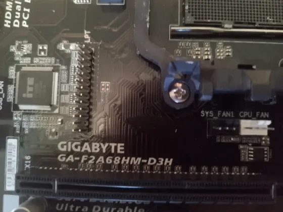 Продам новую материнскую плату Gigabyte GA - F2A 68 HM - D3H. Донецк