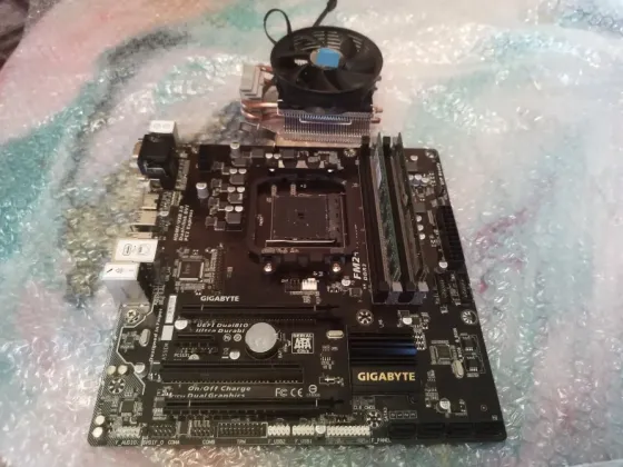 Продам новую материнскую плату Gigabyte GA - F2A 68 HM - D3H. Донецк