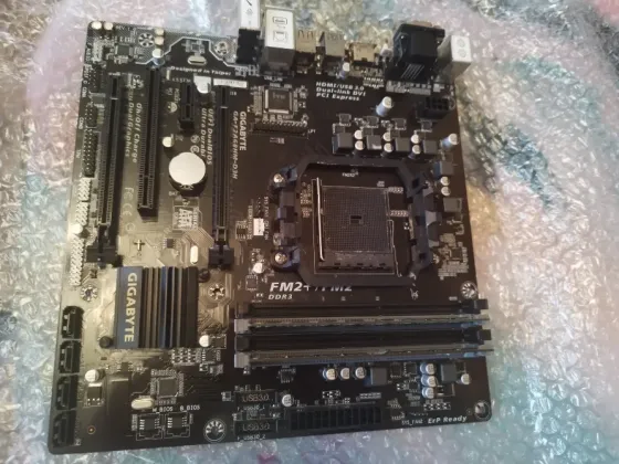 Продам новую материнскую плату Gigabyte GA - F2A 68 HM - D3H. Донецк