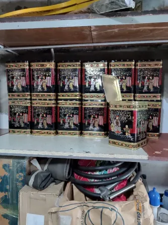 Продам жестяные банки из-под чая Макеевка