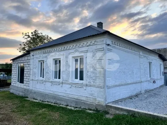 Продаётся уютный дом в самом центре села Малоянисоль Мариуполь