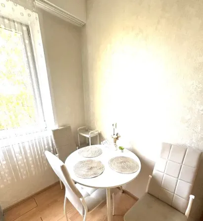 Сдаю 1-к квартира 47кв.м, 4 этаж. Донецк